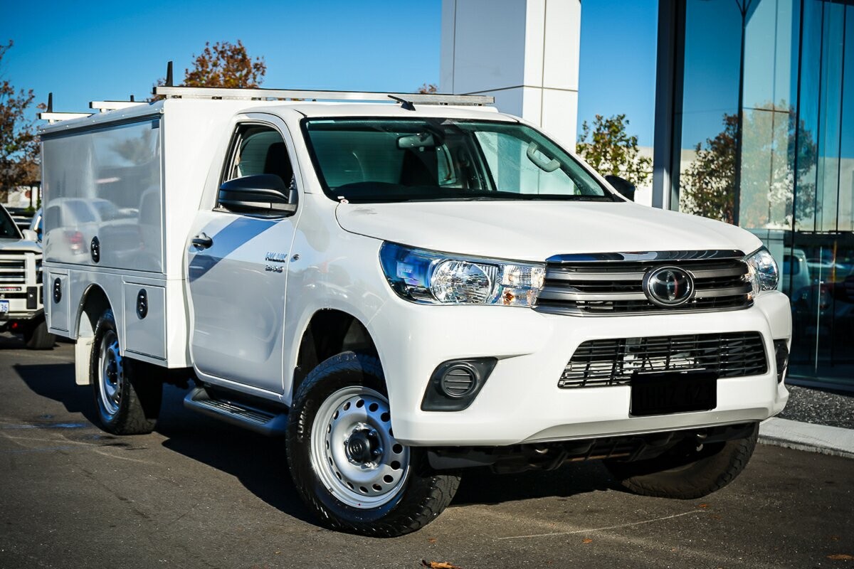 Toyota Hilux image 1