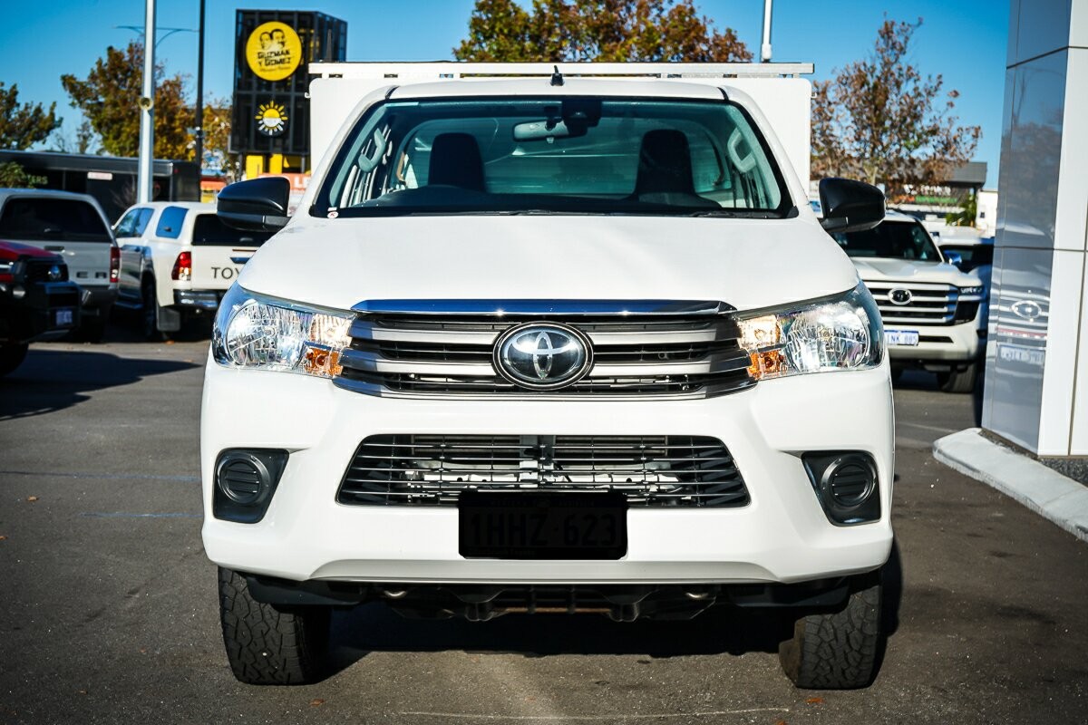 Toyota Hilux image 3