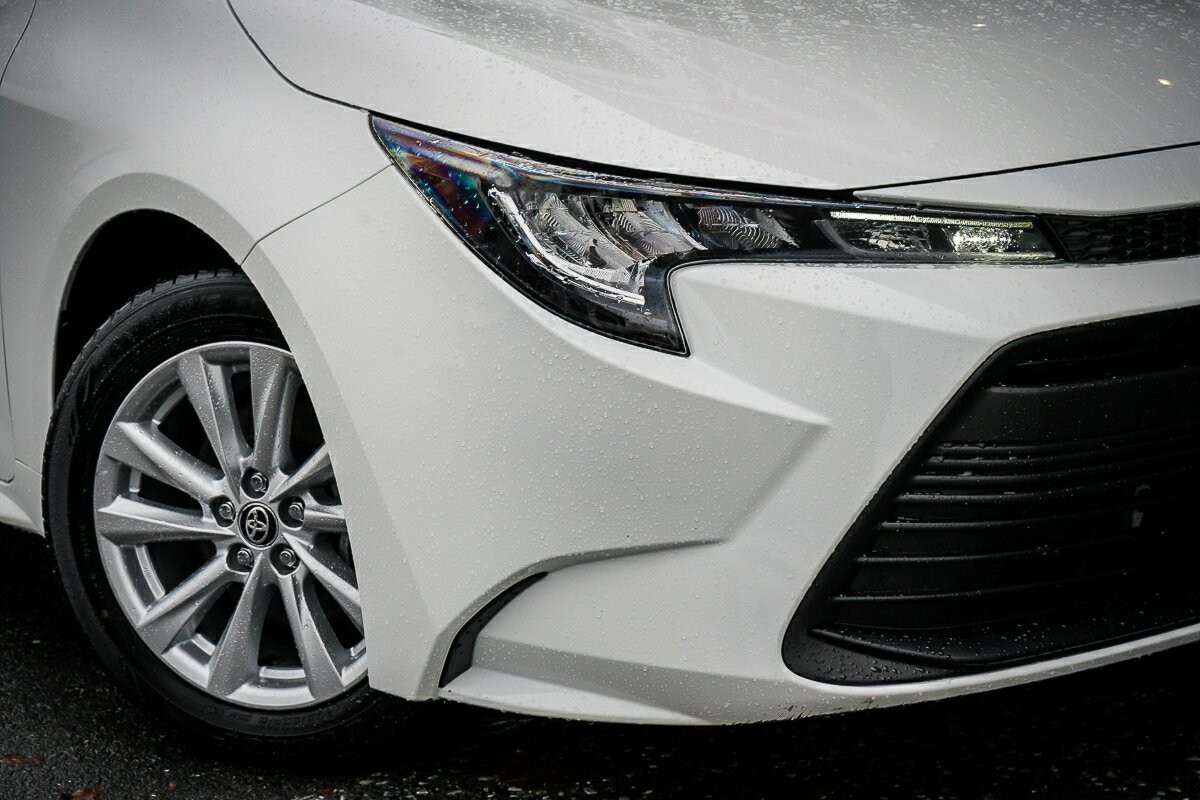 Toyota Corolla image 2