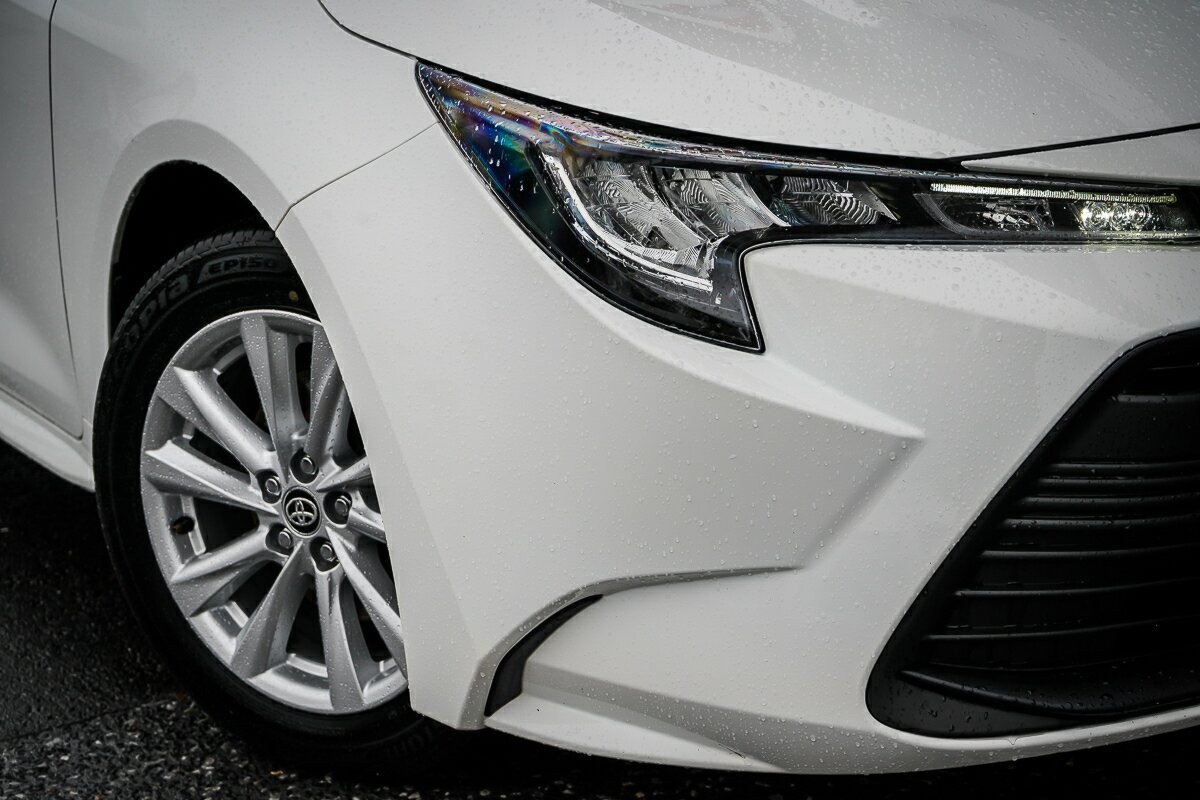Toyota Corolla image 2