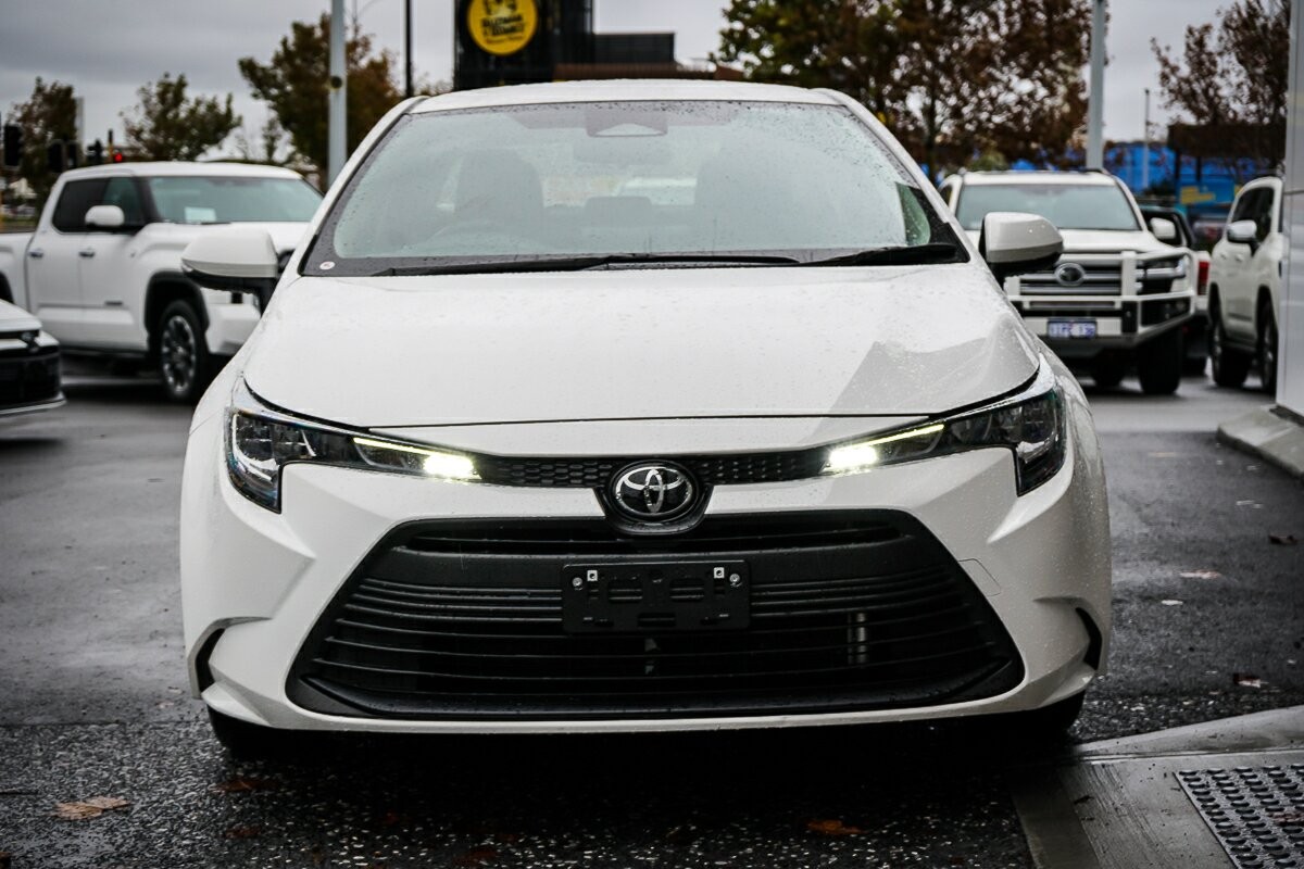 Toyota Corolla image 3