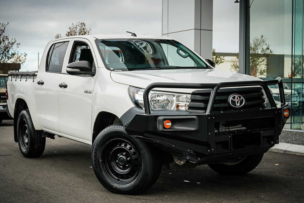 Toyota Hilux image 1