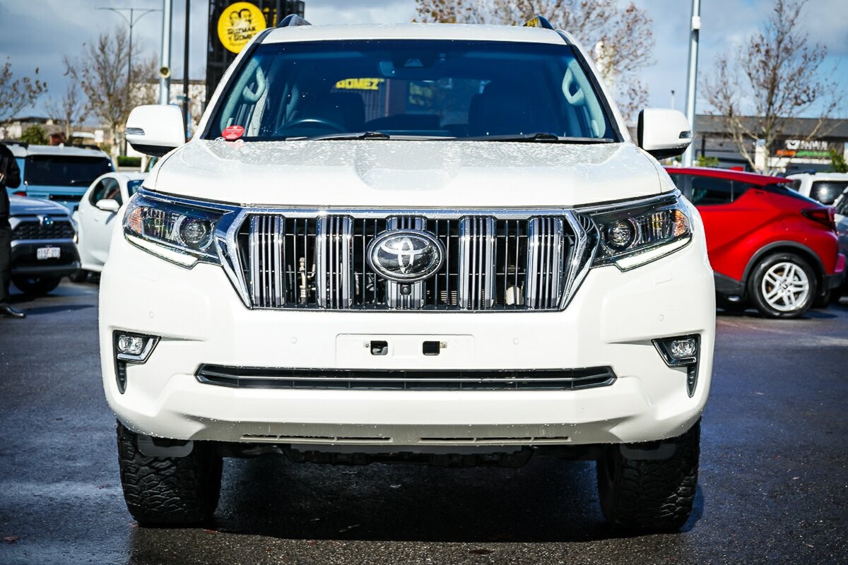 Toyota Landcruiser Prado image 3