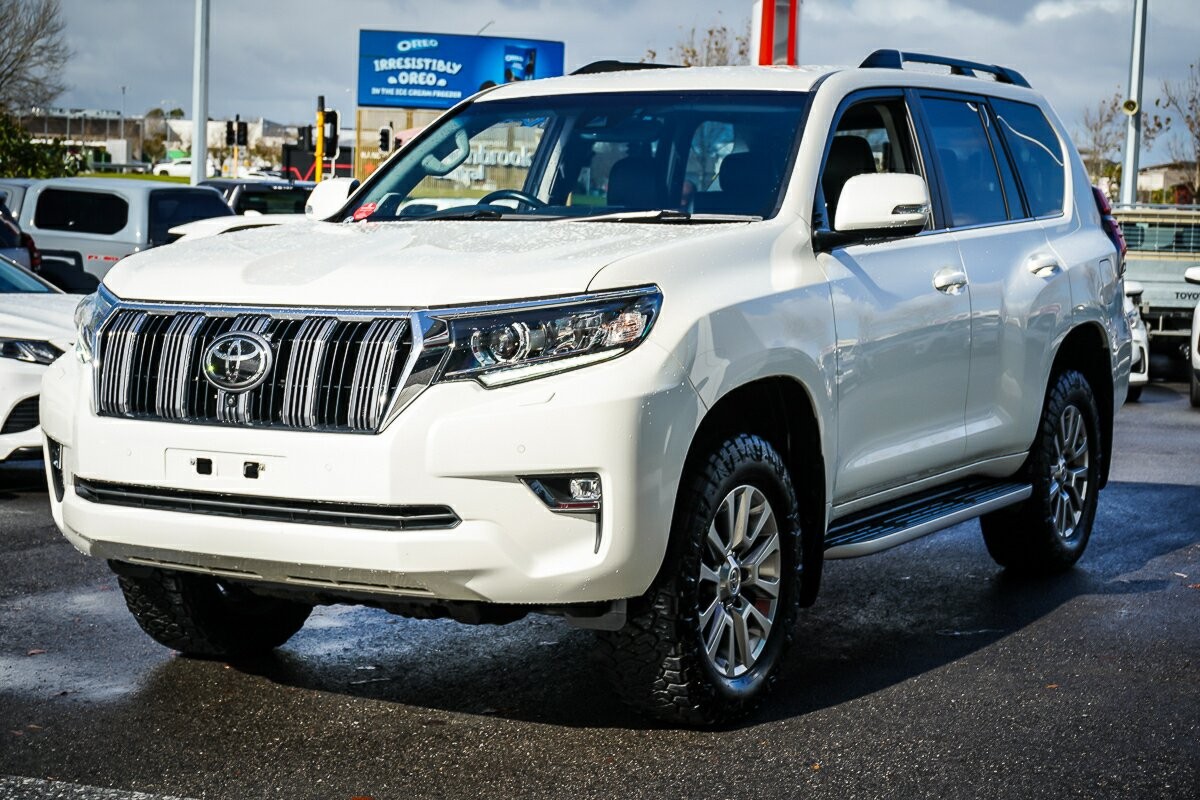 Toyota Landcruiser Prado image 4