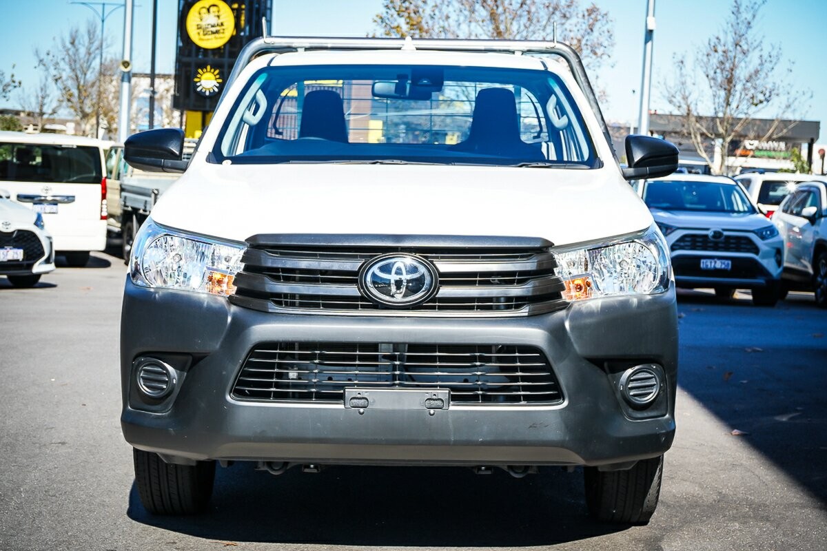 Toyota Hilux image 3
