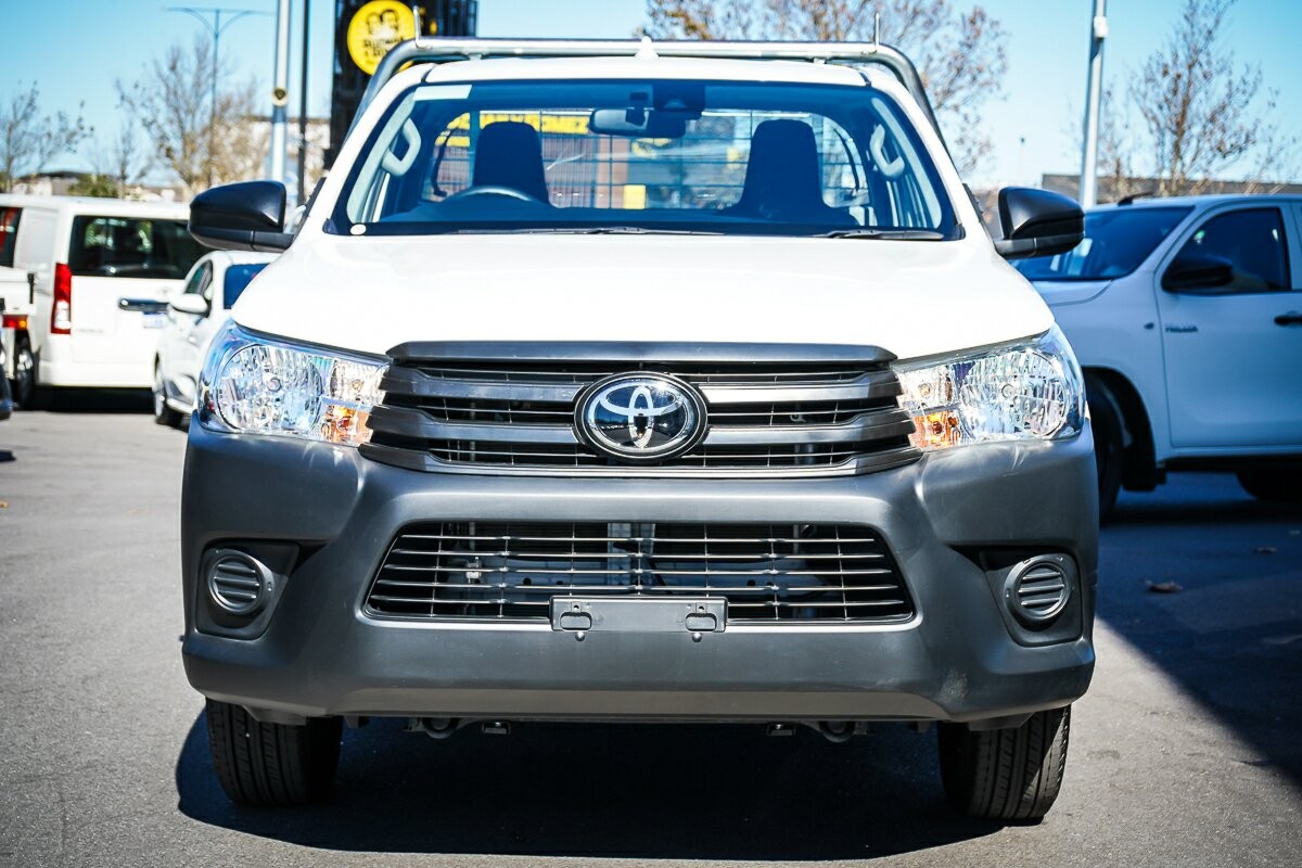Toyota Hilux image 3