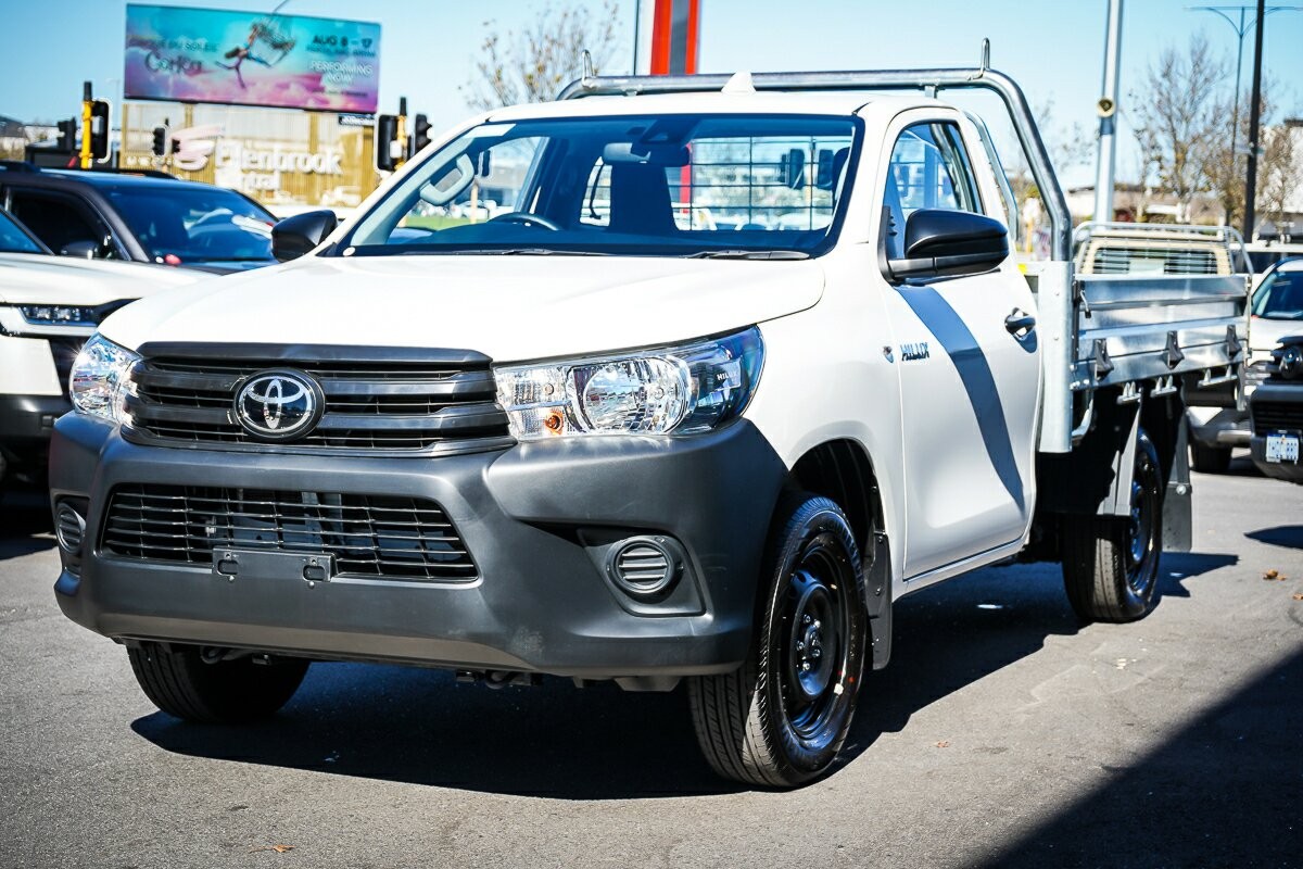 Toyota Hilux image 4
