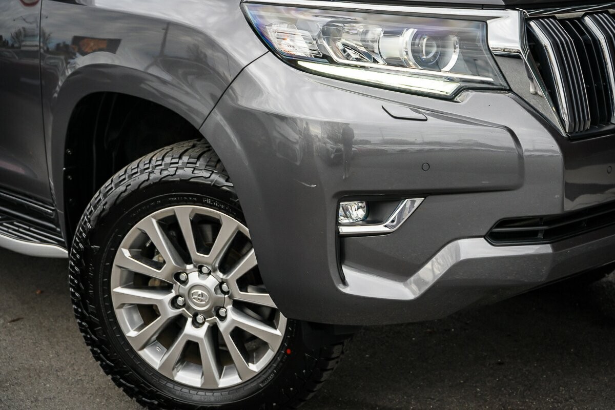 Toyota Landcruiser Prado image 2