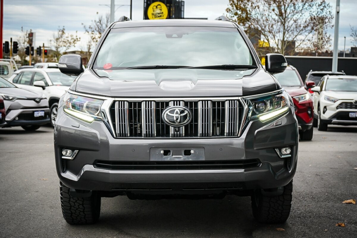 Toyota Landcruiser Prado image 3