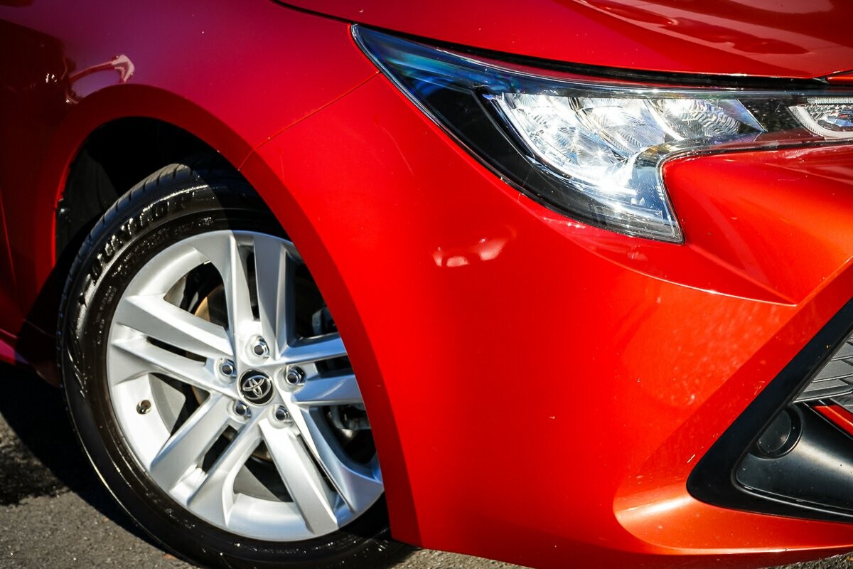 Toyota Corolla image 2