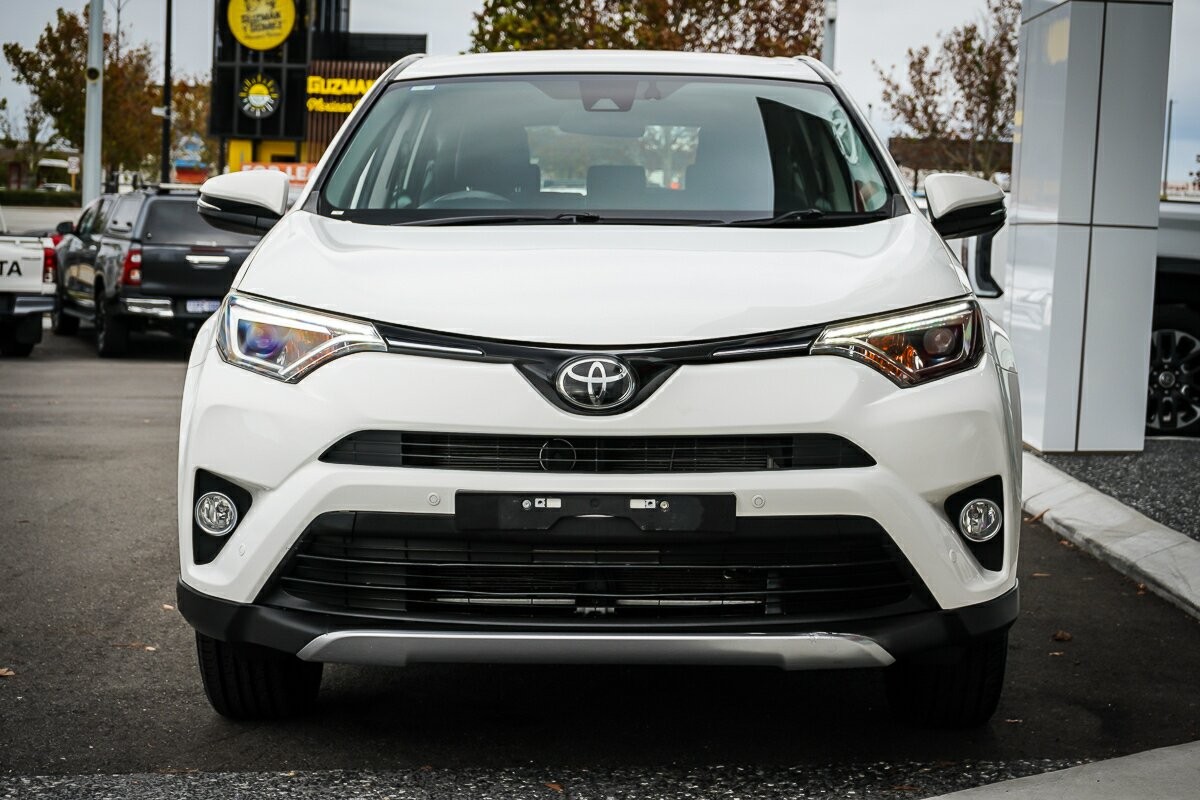 Toyota Rav4 image 3