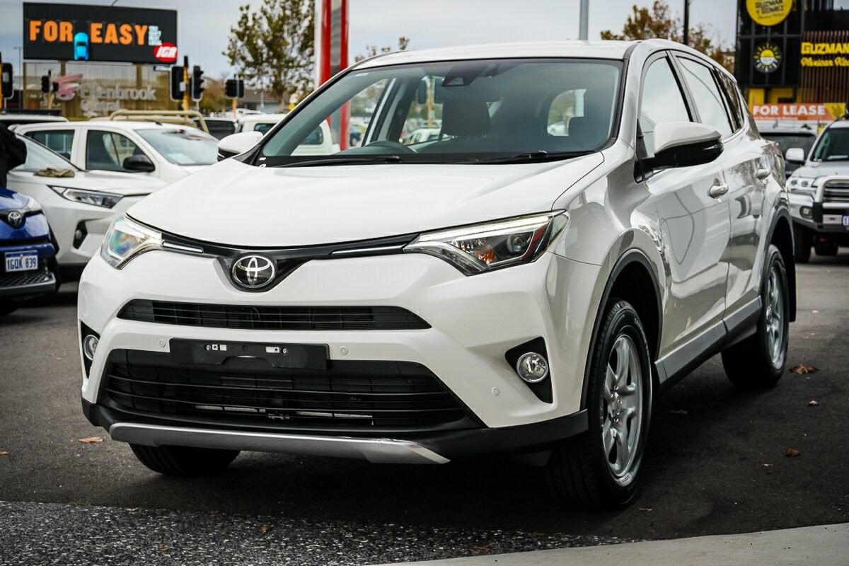 Toyota Rav4 image 4