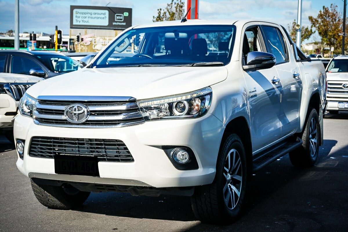 Toyota Hilux image 4