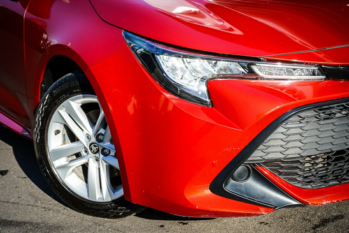 Toyota Corolla image 2