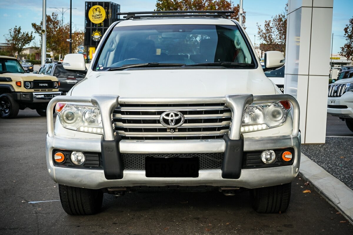 Toyota Landcruiser image 3