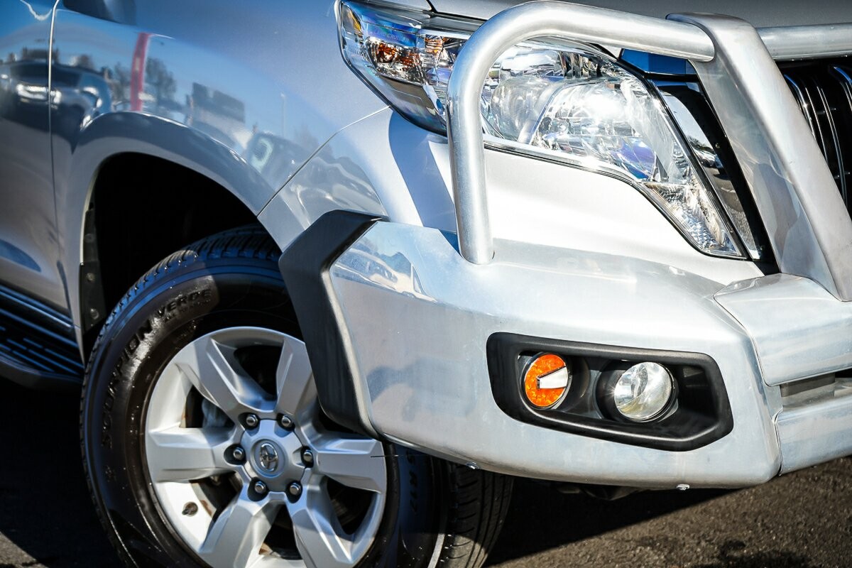 Toyota Landcruiser Prado image 2