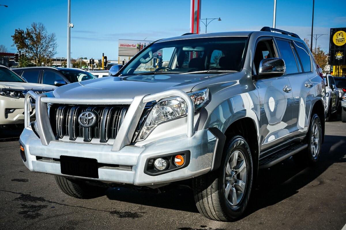 Toyota Landcruiser Prado image 4