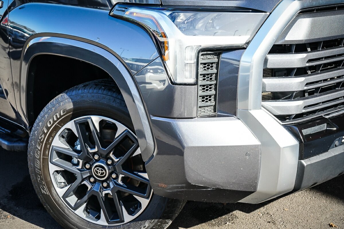 Toyota Tundra image 2