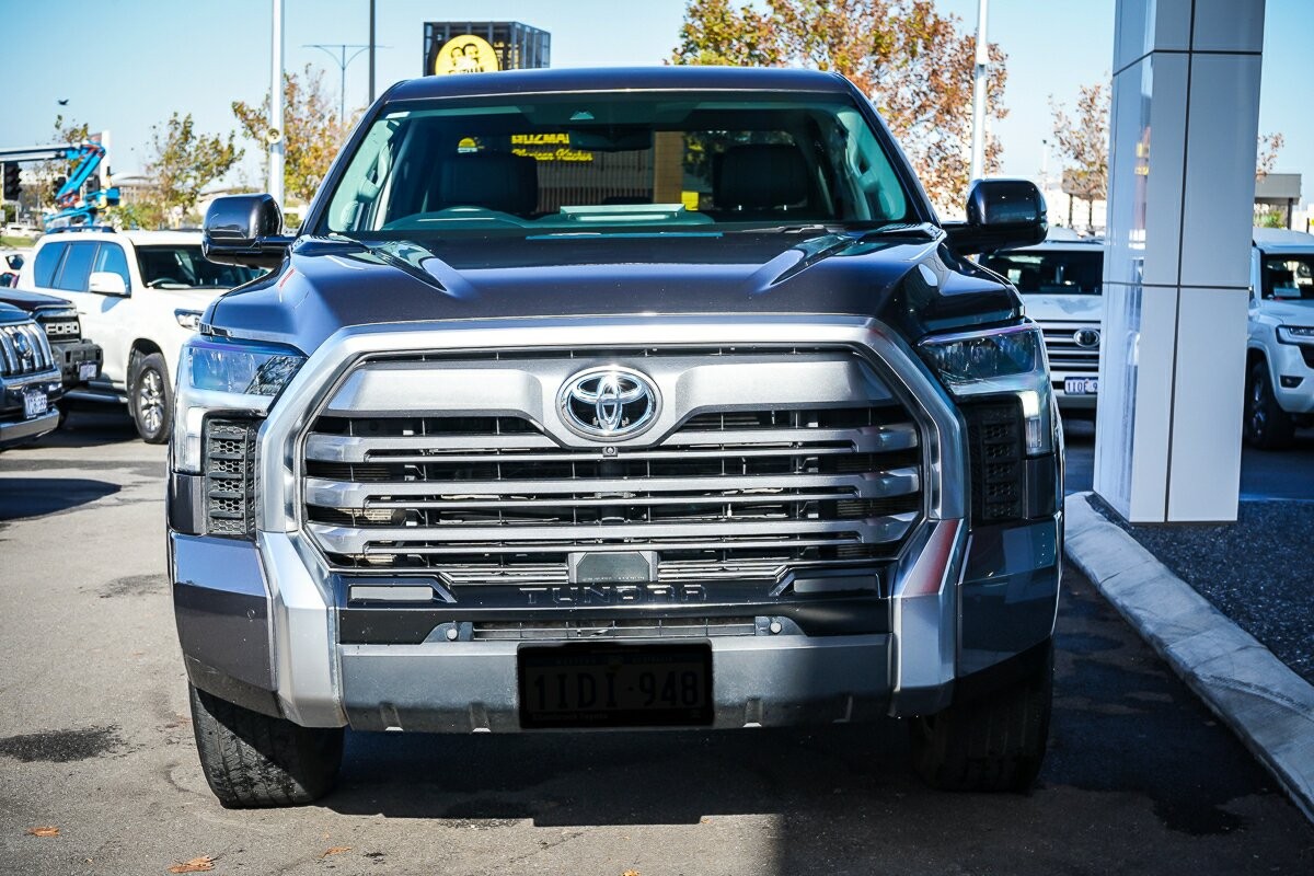 Toyota Tundra image 3