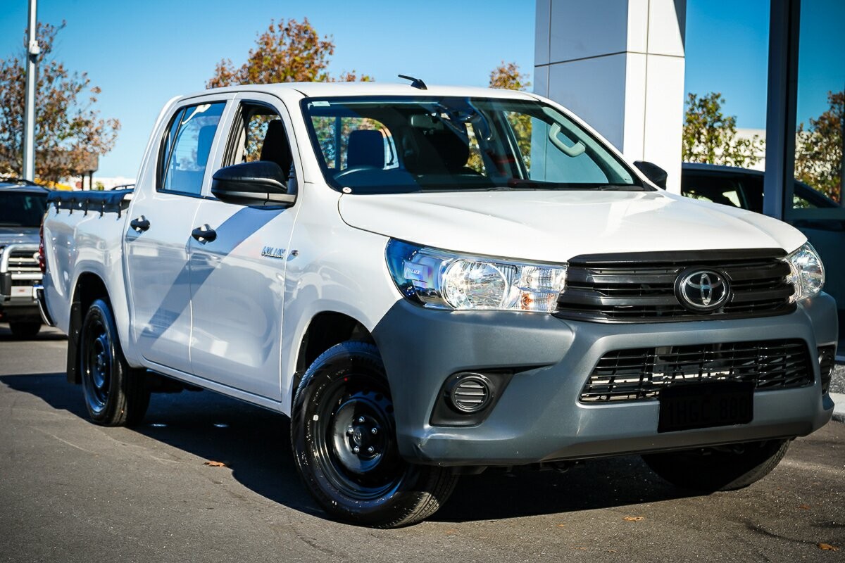 Toyota Hilux image 1