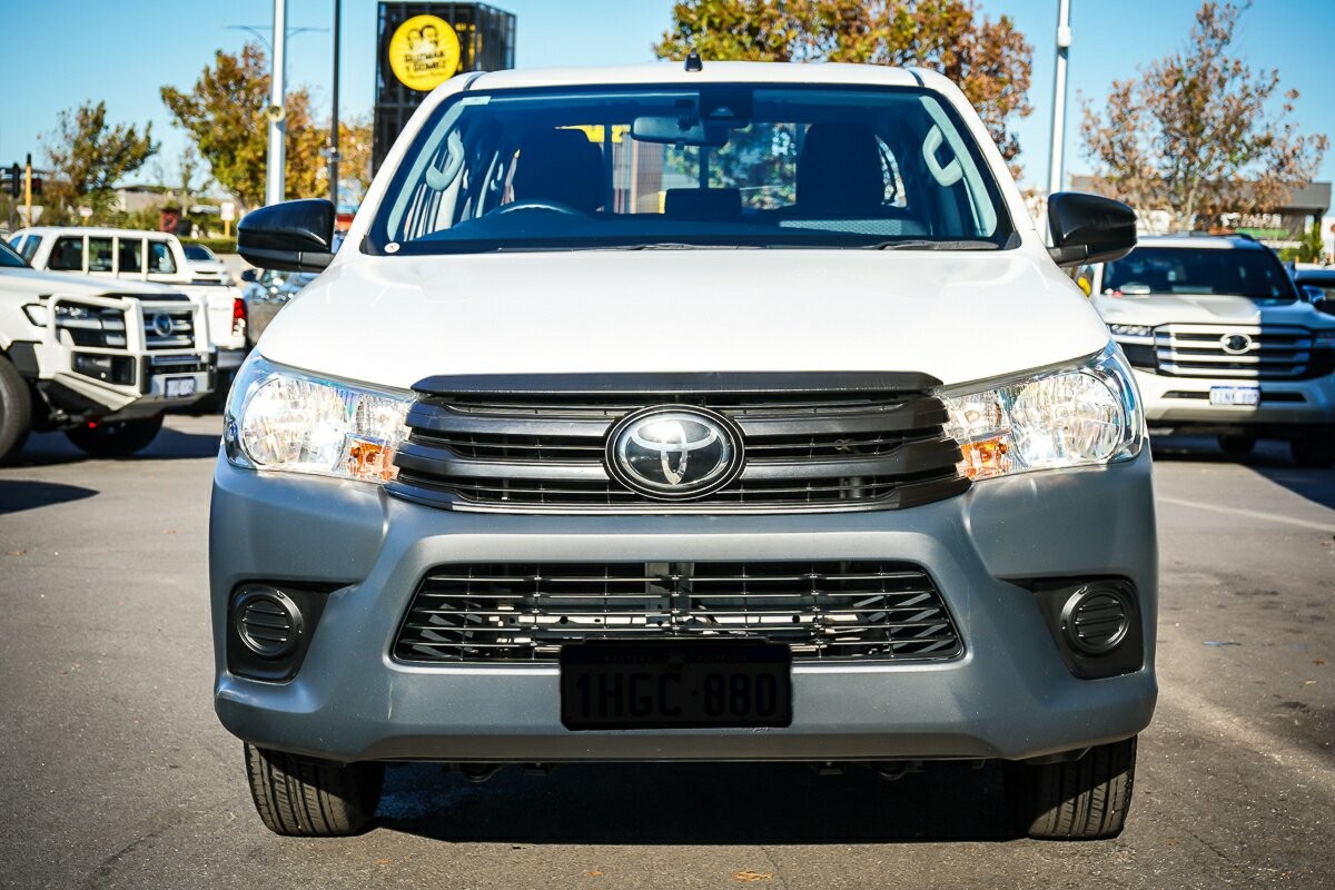 Toyota Hilux image 3