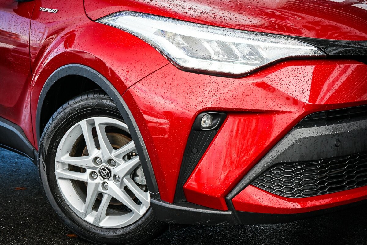 Toyota C-hr image 2