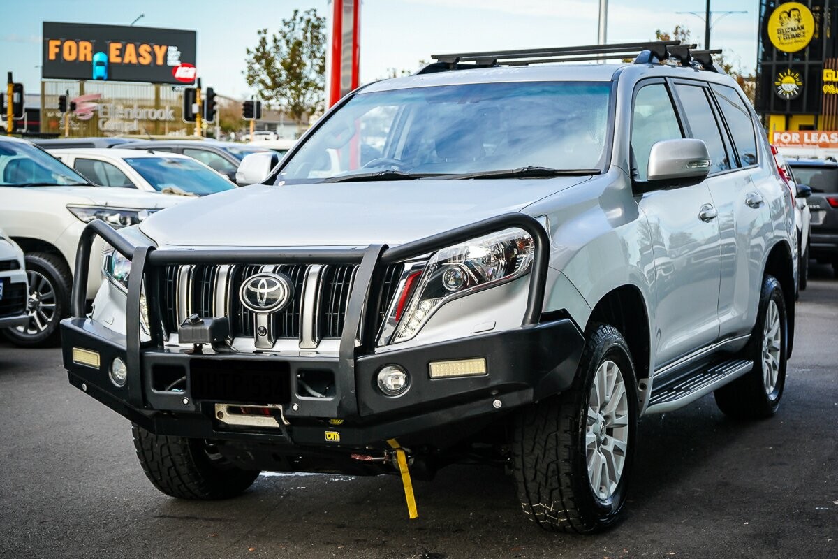 Toyota Landcruiser Prado image 4