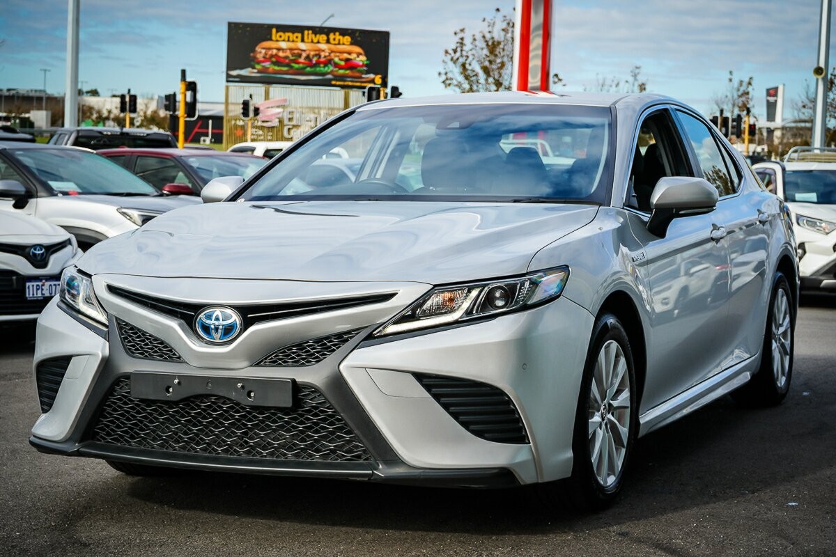 Toyota Camry image 4