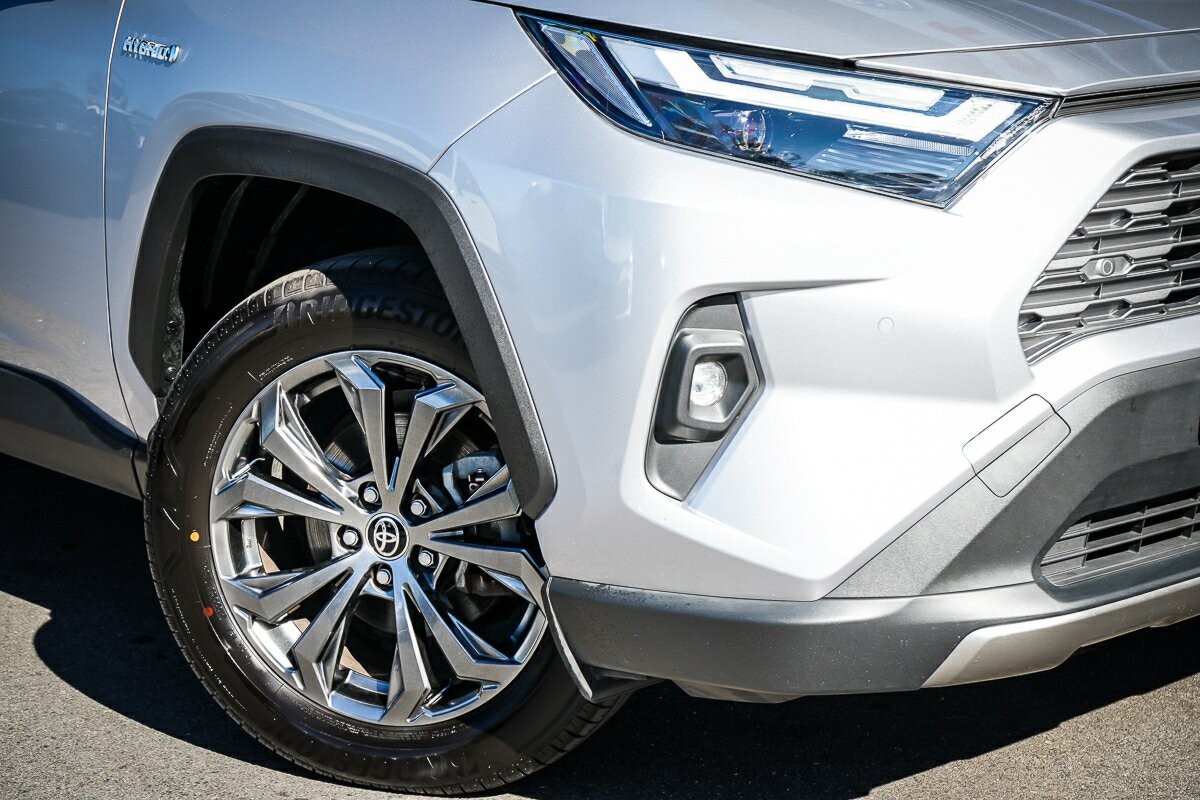 Toyota Rav4 image 2