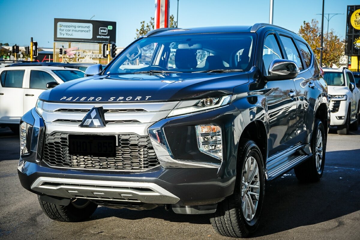 Mitsubishi Pajero Sport image 4