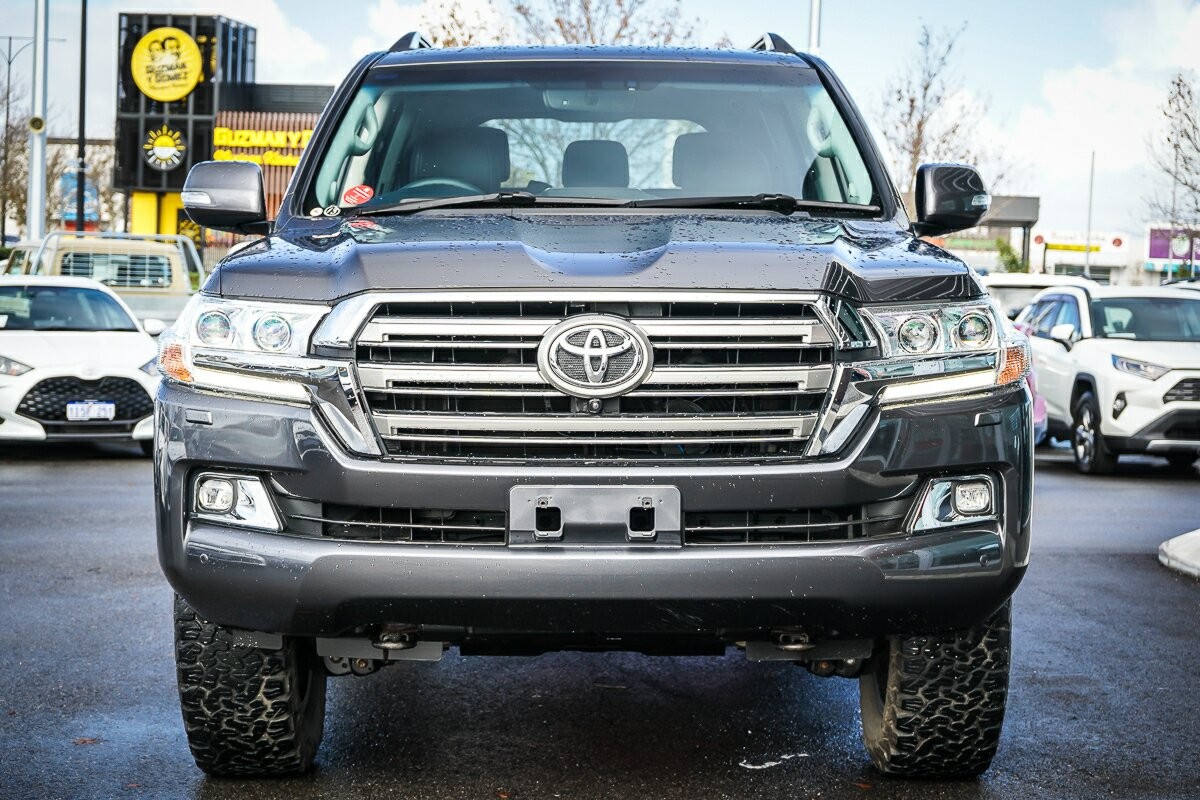 Toyota Landcruiser image 3