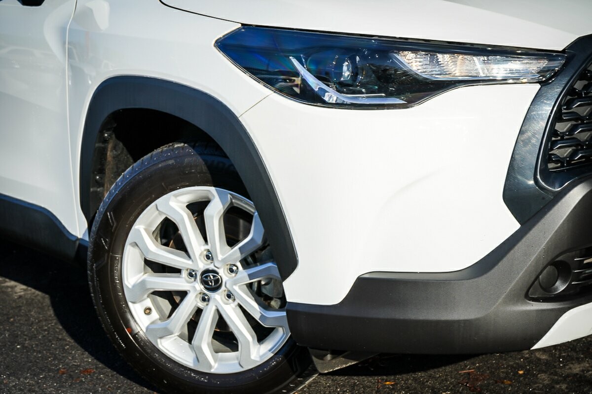 Toyota Corolla Cross image 2