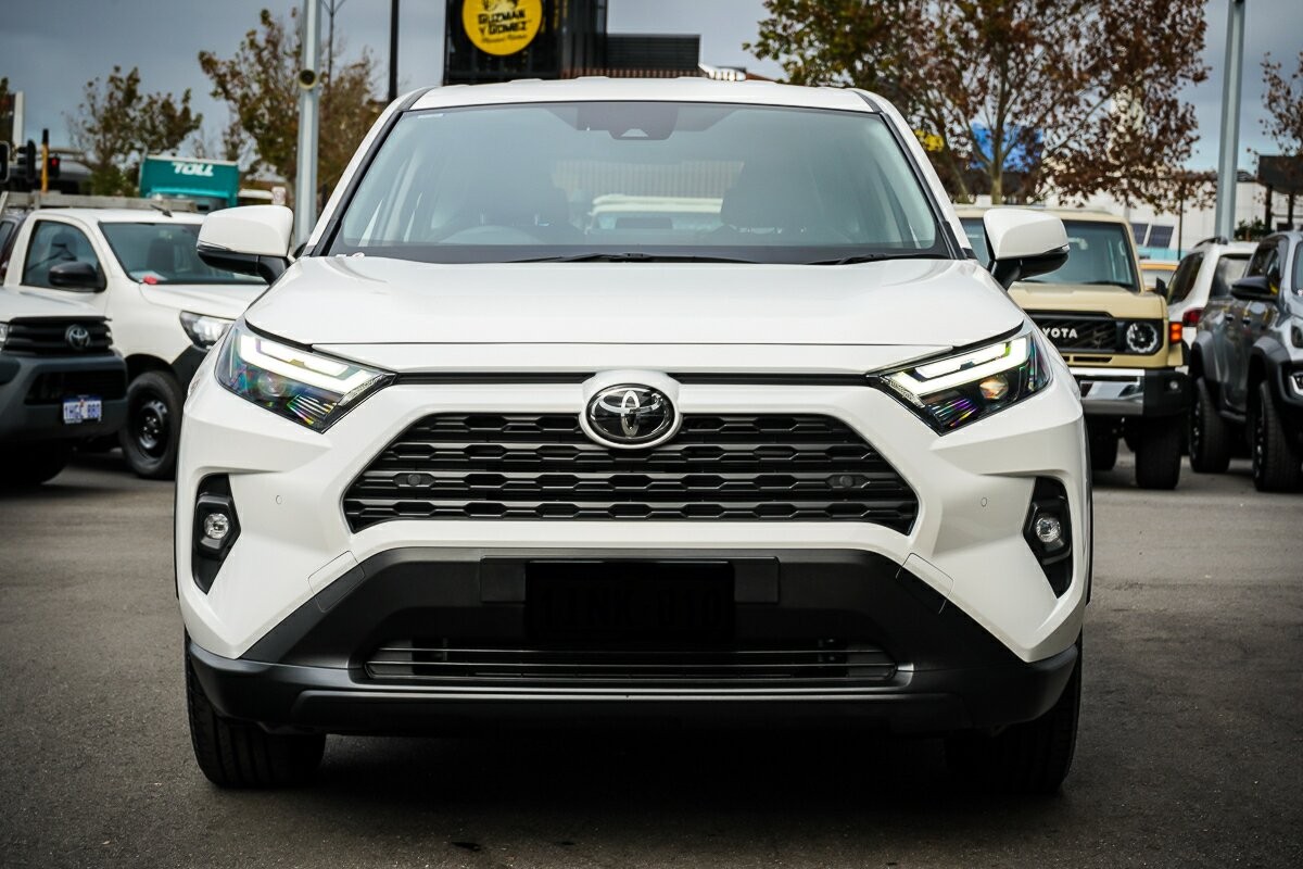 Toyota Rav4 image 3