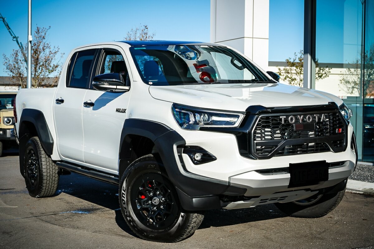 Toyota Hilux image 1