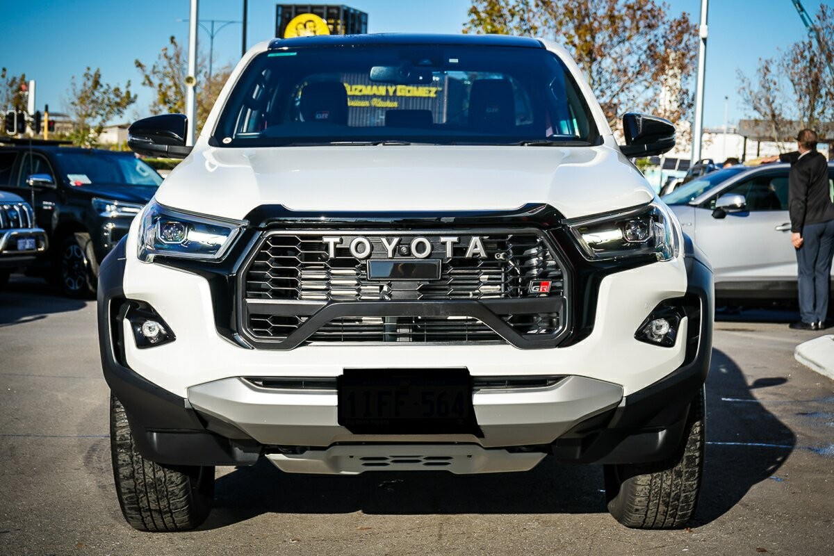Toyota Hilux image 3