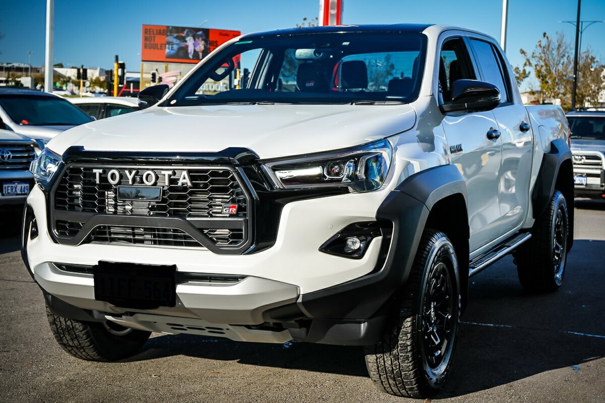 Toyota Hilux image 4
