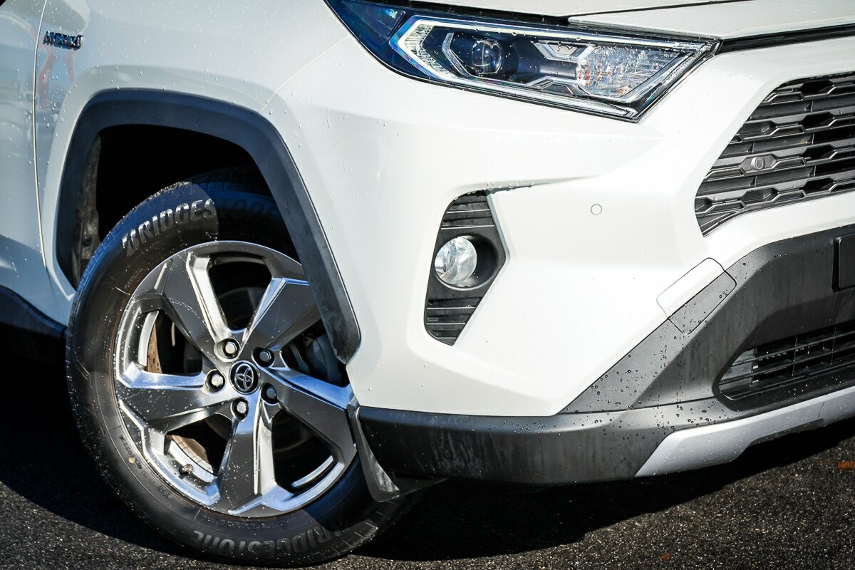 Toyota Rav4 image 2
