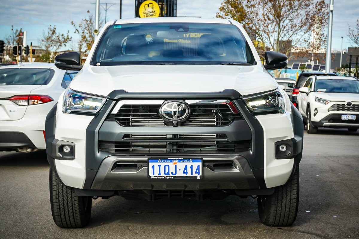 Toyota Hilux image 3