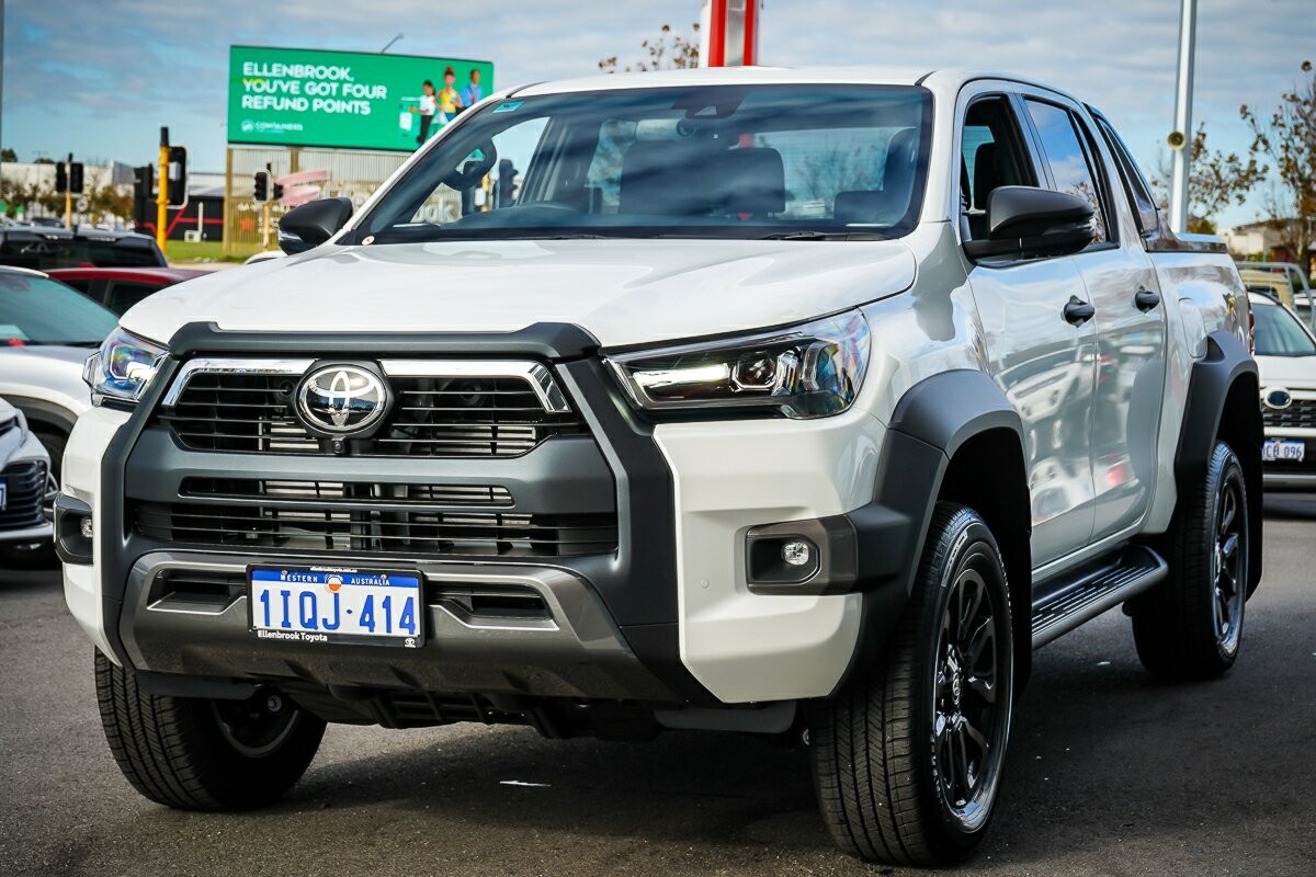 Toyota Hilux image 4