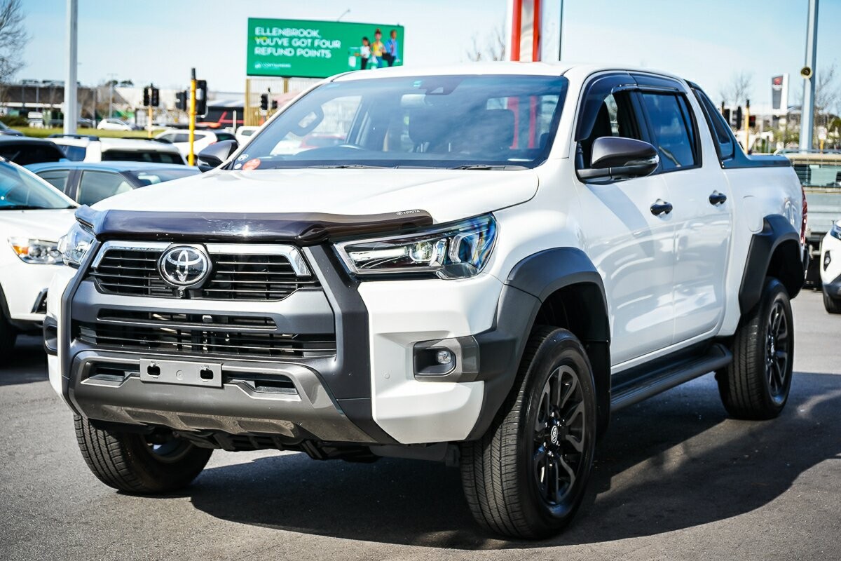 Toyota Hilux image 4