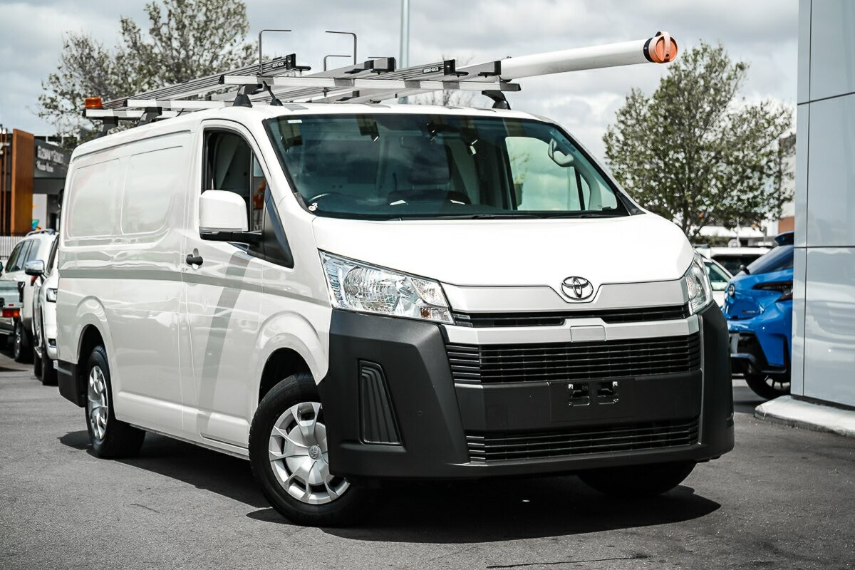 Toyota Hiace image 1