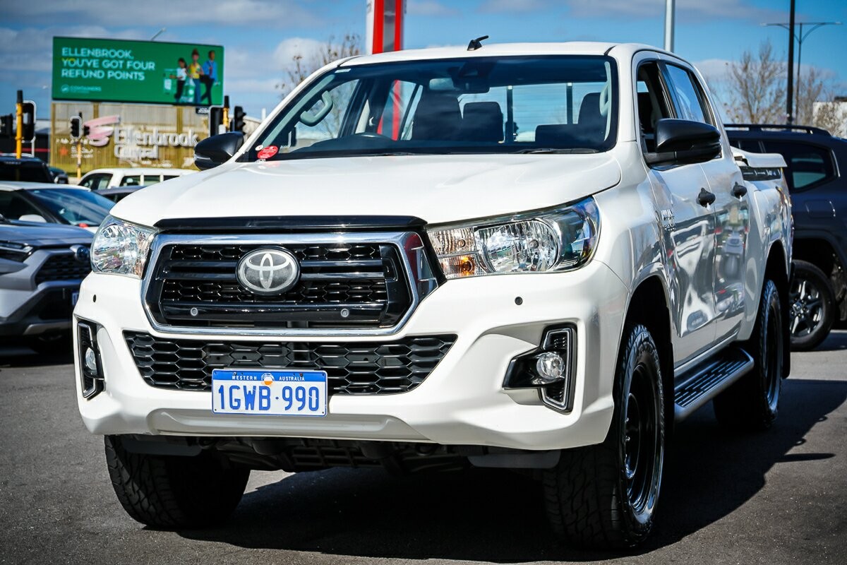 Toyota Hilux image 4