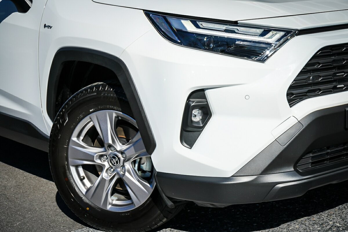 Toyota Rav4 image 2