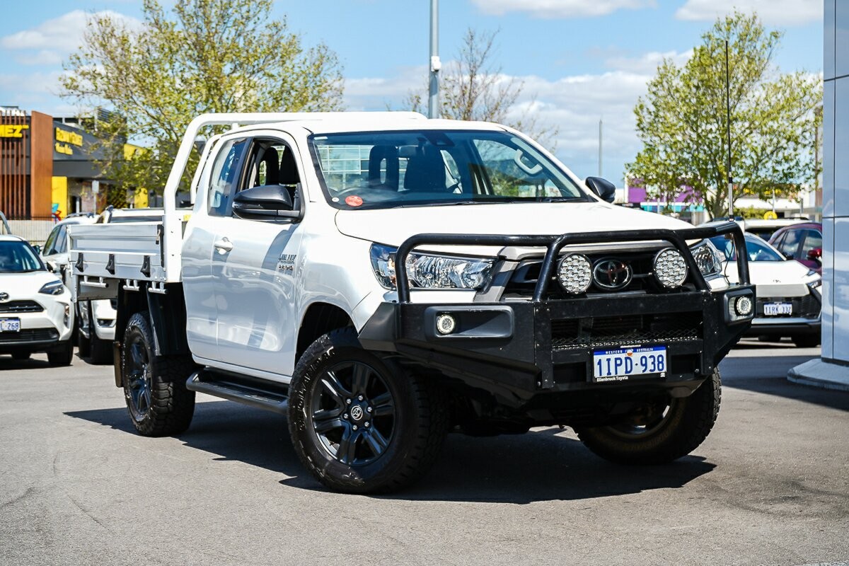Toyota Hilux image 1