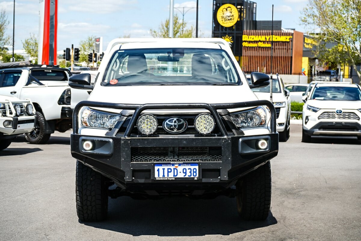 Toyota Hilux image 3