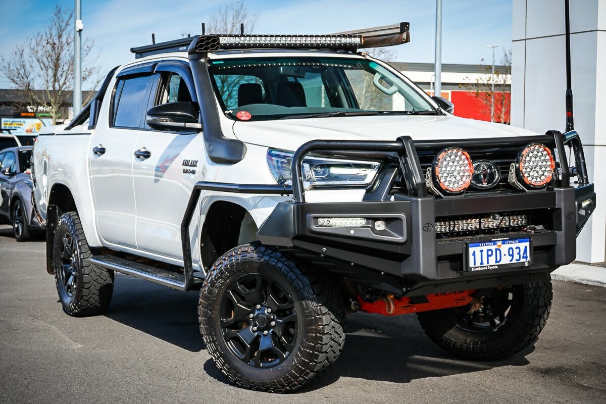Toyota Hilux image 1