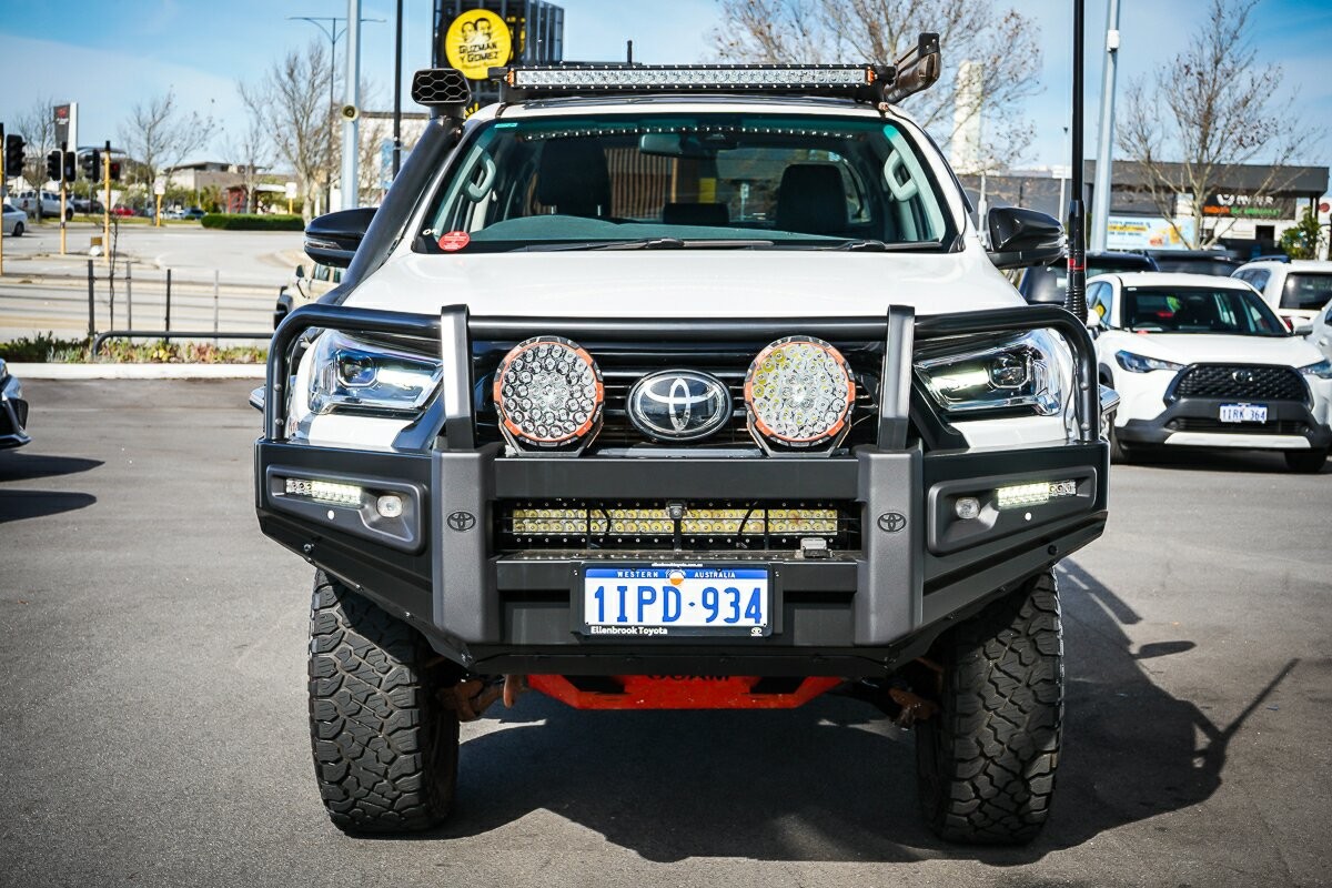 Toyota Hilux image 3