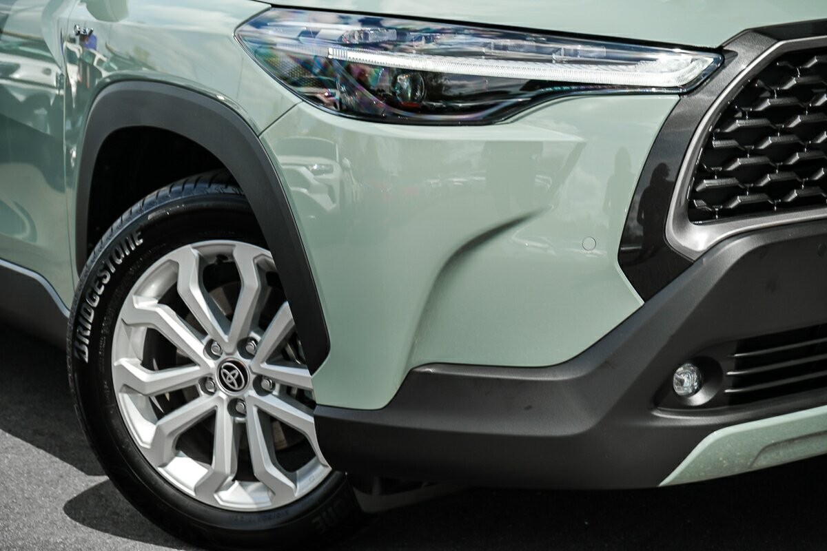 Toyota Corolla Cross image 2