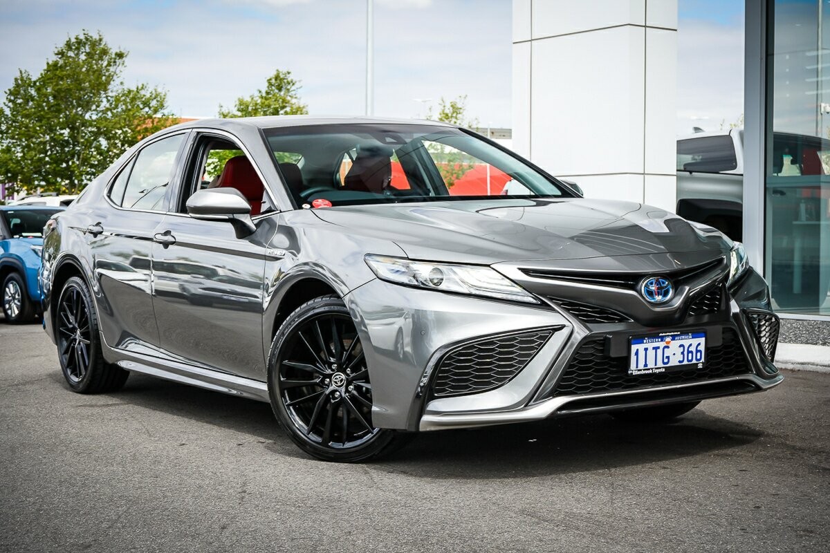 Toyota Camry image 1