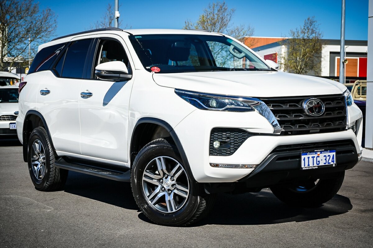 Toyota Fortuner image 1